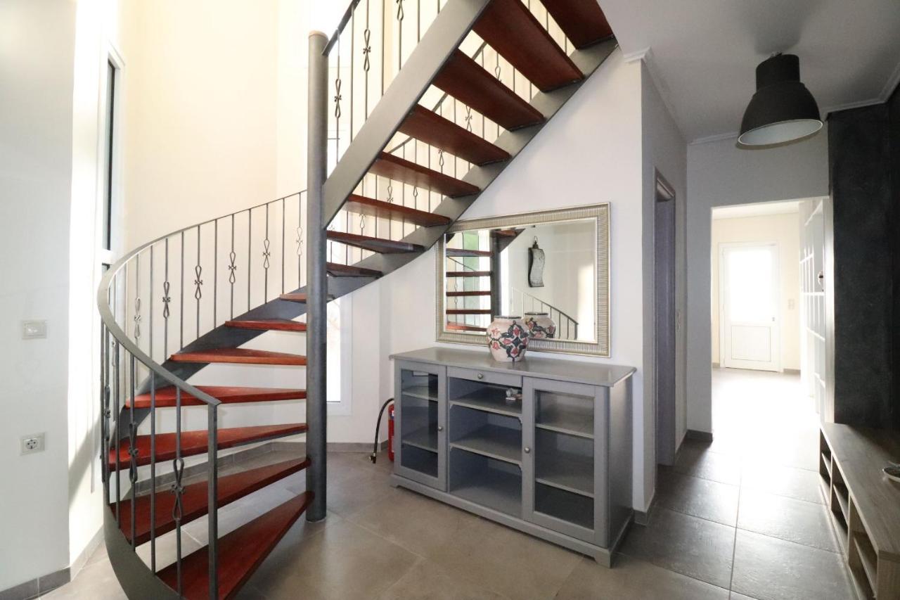 Villa Faiax Pyrgi  ภายนอก รูปภาพ